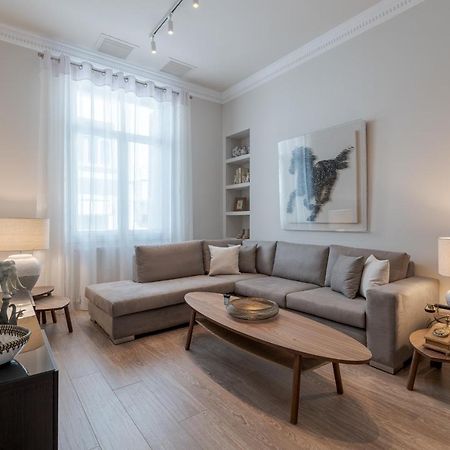 Historic Plaka'S Deluxe Apartment أثينا المظهر الخارجي الصورة