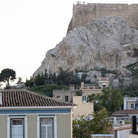 Historic Plaka'S Deluxe Apartment أثينا المظهر الخارجي الصورة