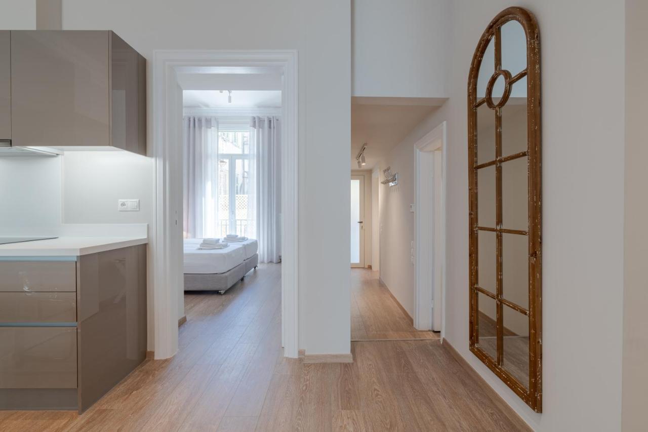 Historic Plaka'S Deluxe Apartment أثينا المظهر الخارجي الصورة