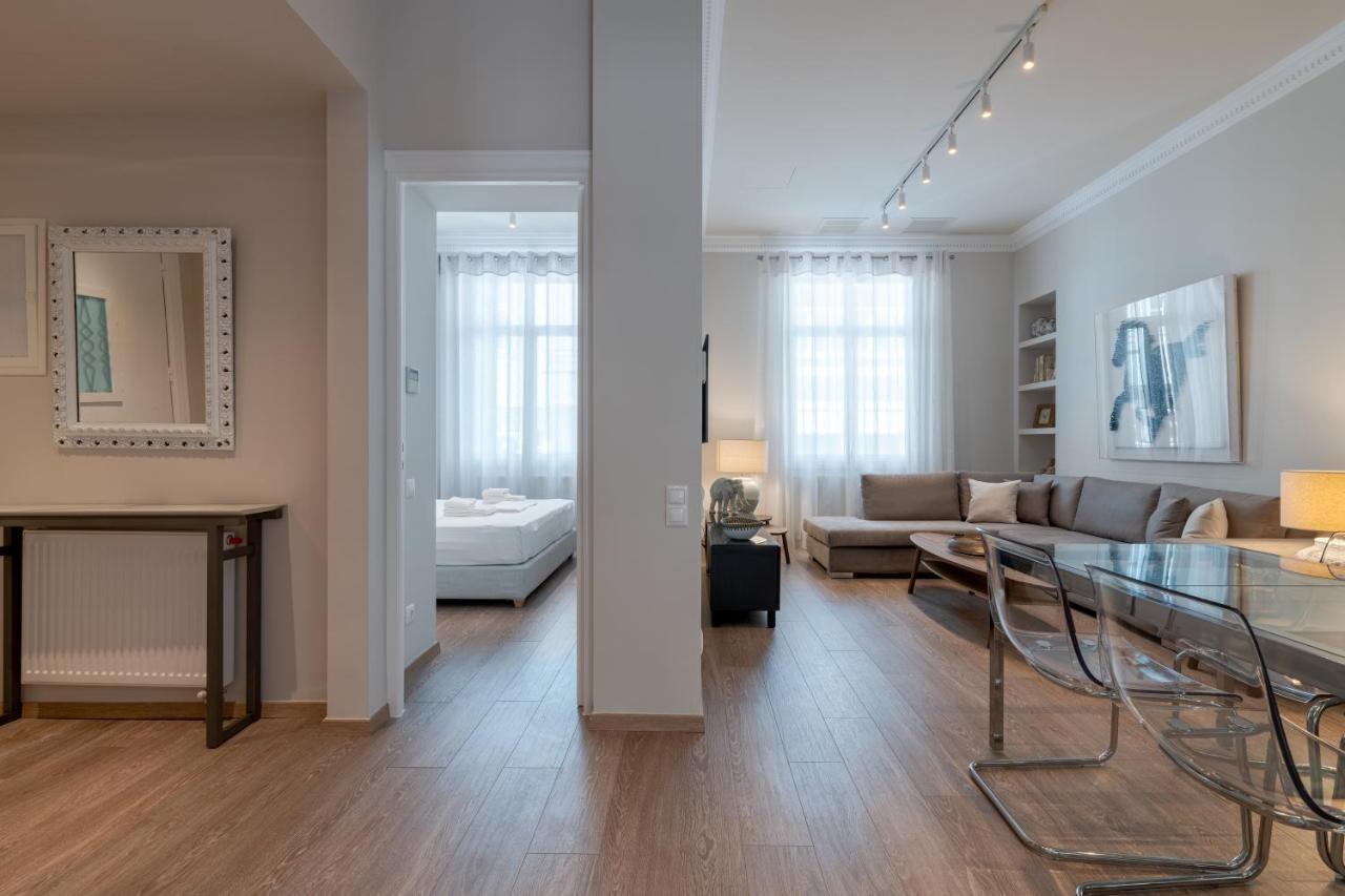 Historic Plaka'S Deluxe Apartment أثينا المظهر الخارجي الصورة