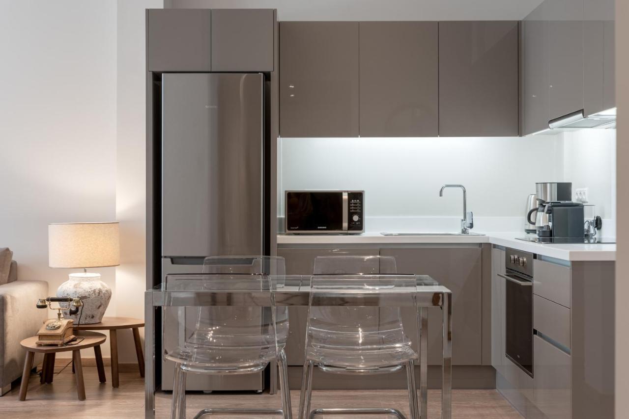 Historic Plaka'S Deluxe Apartment أثينا المظهر الخارجي الصورة