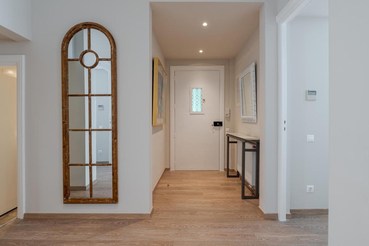 Historic Plaka'S Deluxe Apartment أثينا المظهر الخارجي الصورة