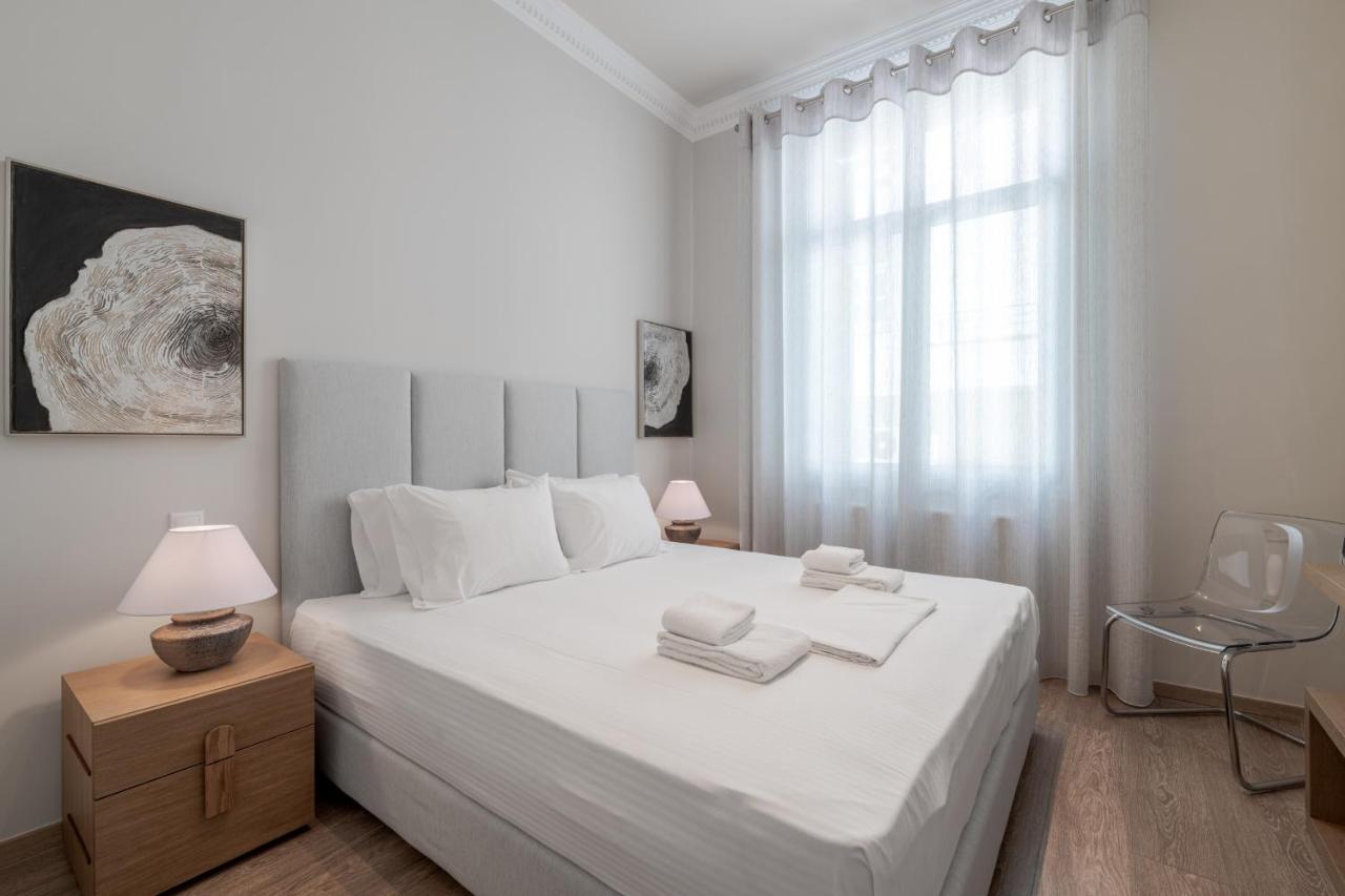 Historic Plaka'S Deluxe Apartment أثينا المظهر الخارجي الصورة