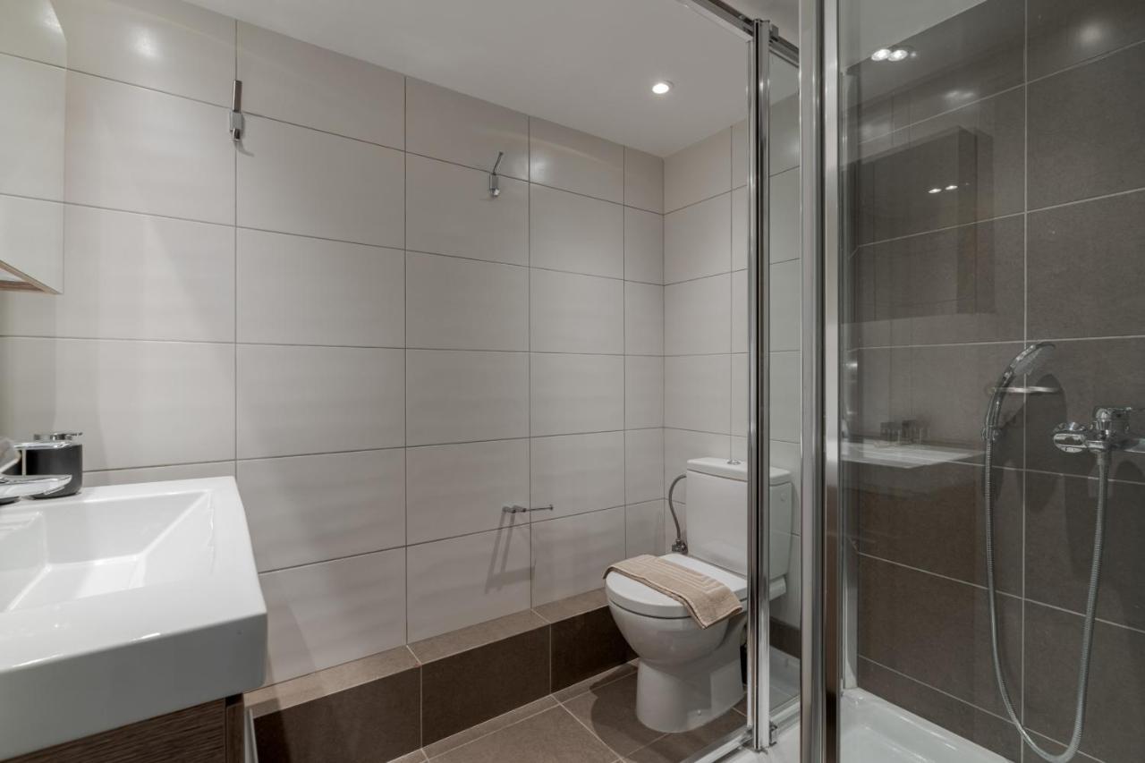 Historic Plaka'S Deluxe Apartment أثينا المظهر الخارجي الصورة